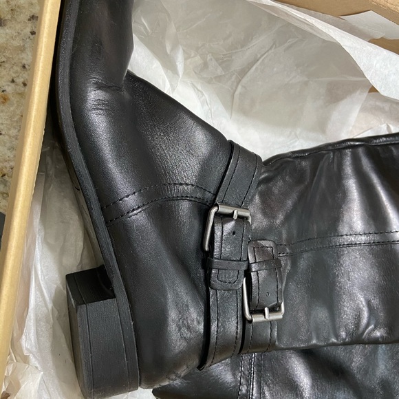 9 West Vashiza Boots - Picture 4 of 8